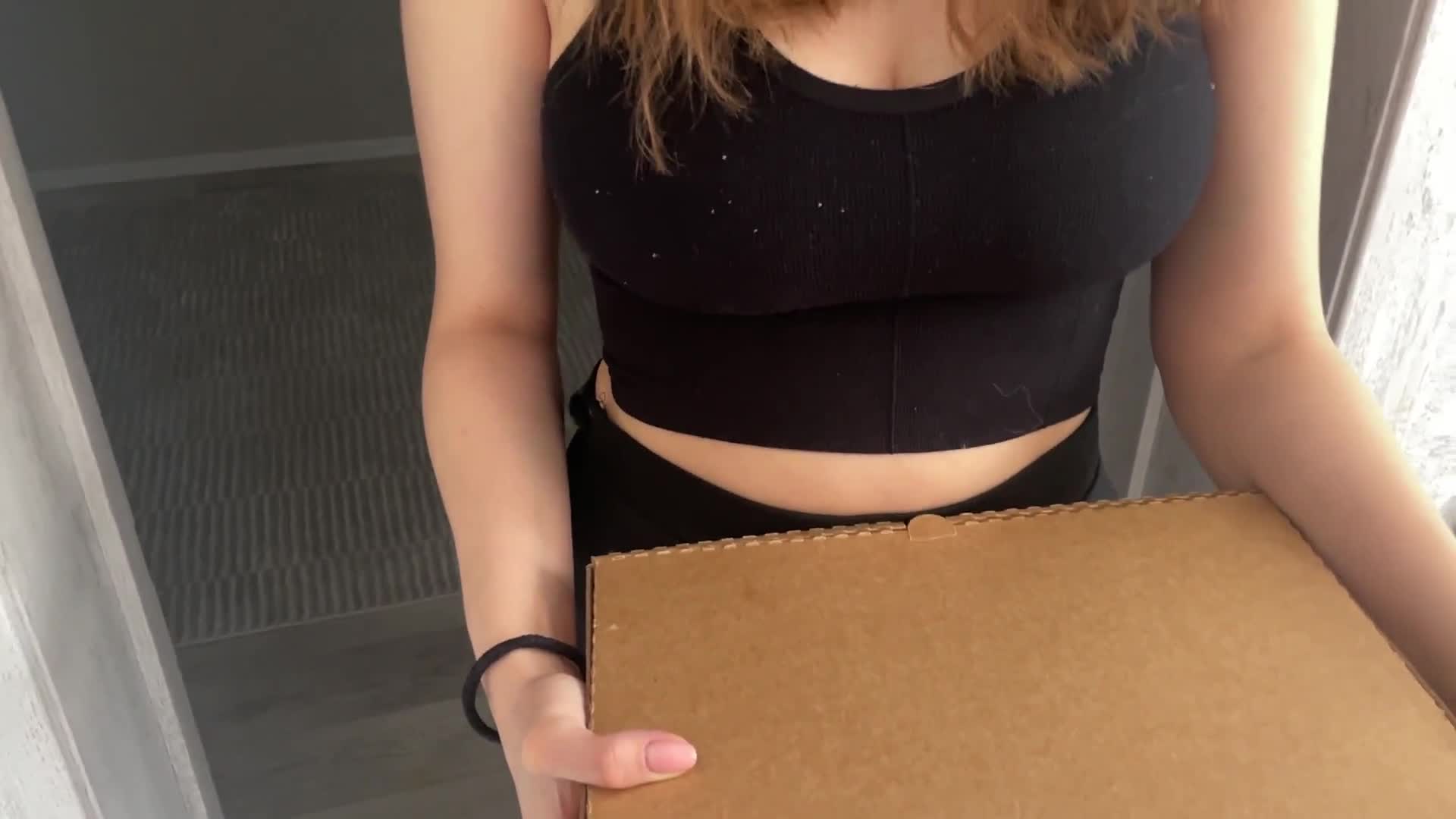 Pigen var sent i et øjeblik, jeg var nødt til at kneppe hende