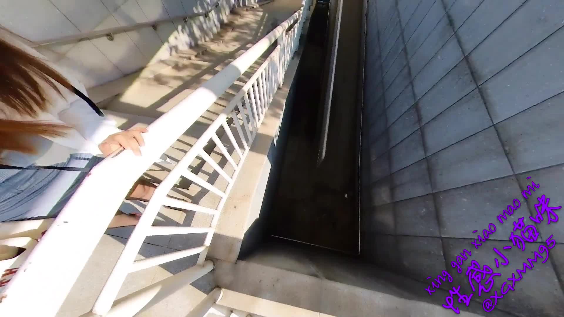 【人前野战】我和老公在户外做爱给流浪汉看，并帮他手淫。（2-1） (6491223c83f84)