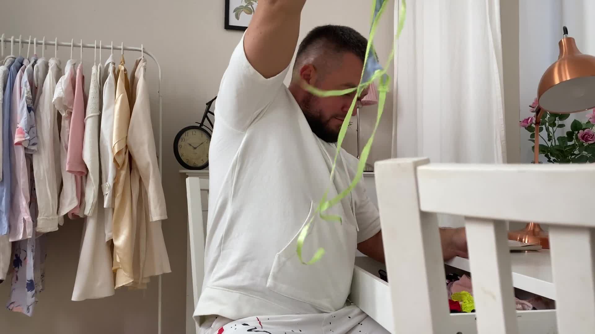 Cheerleaders share one man in FFM (64b4f110a72ee)