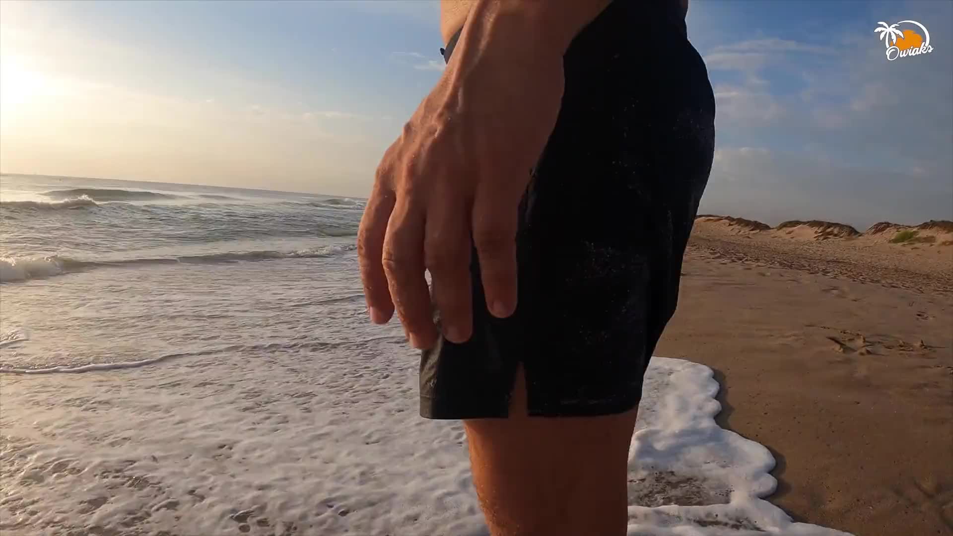 妻子在空旷的海滩上用燕子为我口交 (64c37242622bb)