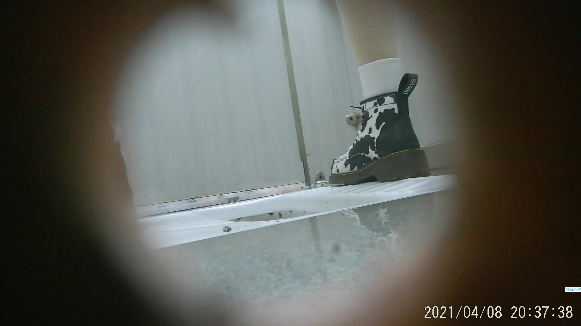 私房流出【医院稀缺厕拍】 后侧视角偷拍 医生护士小姐姐 蜜桃臀大屁股【213v】1 (68)