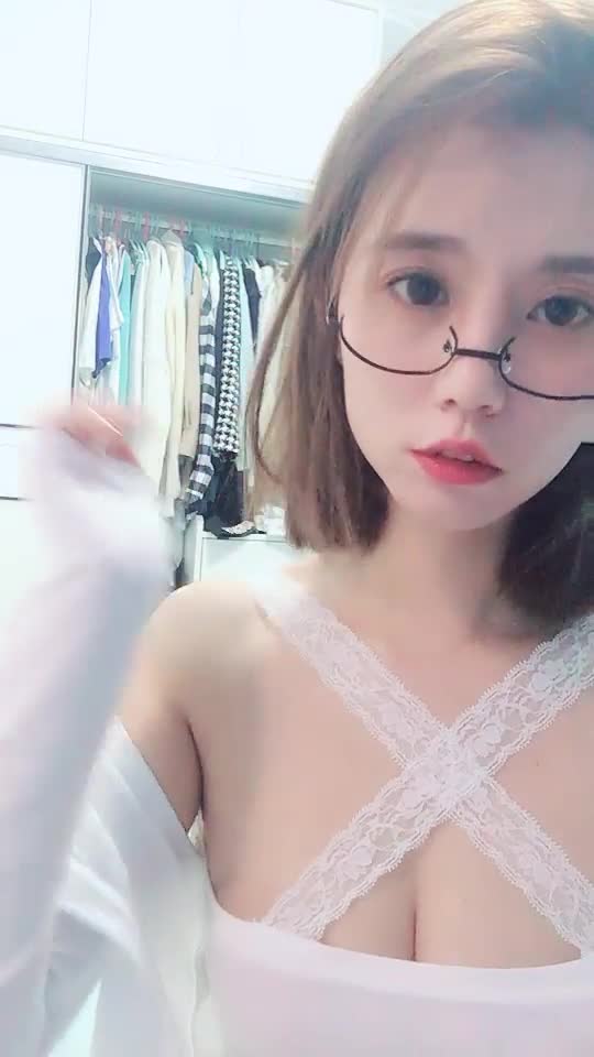 【菟菟呐】居家素颜~情趣制服~跳蛋塞B~互动抽插自慰【56V】 (13)