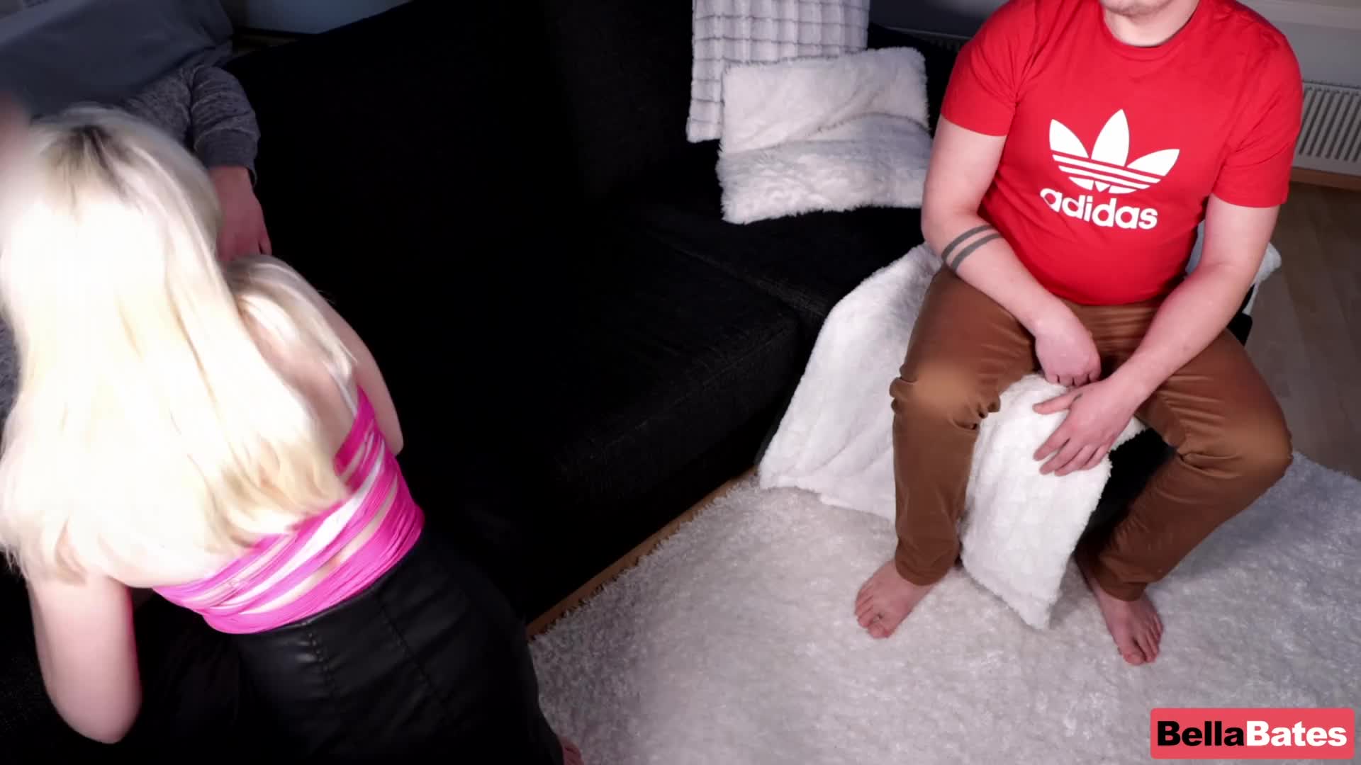 Sharing my girlfriend with random guy from the bar - my first cuckold treesome (ph602d80d068d77)