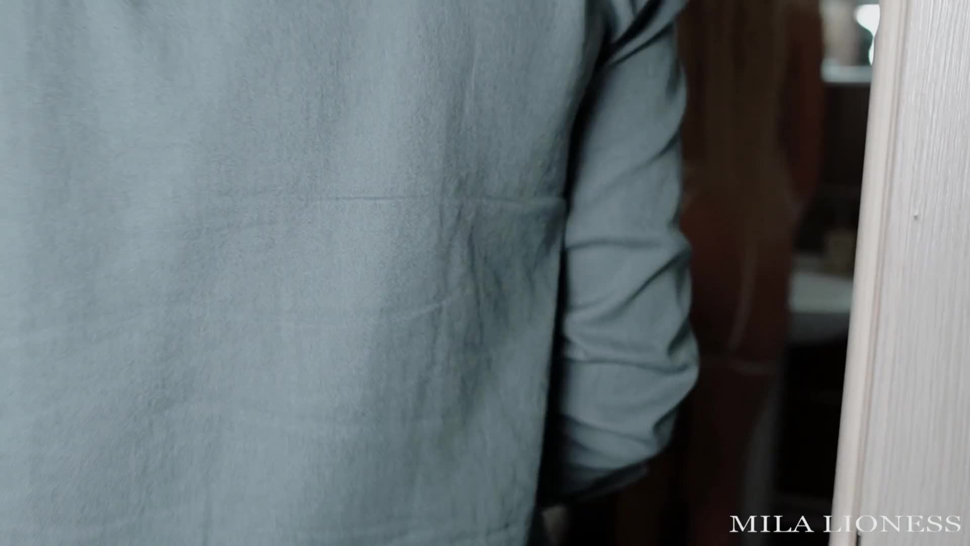 我在洗衣机上撕掉了朋友的妻子！!! 