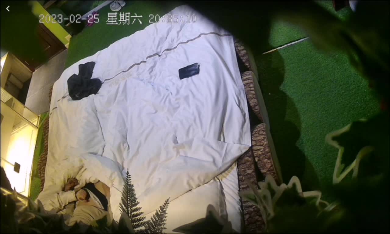 2023-02-25 实录，挺能干的一小伙子，女的一直伸舌头，有点sm情节，最后完美口爆，完整版