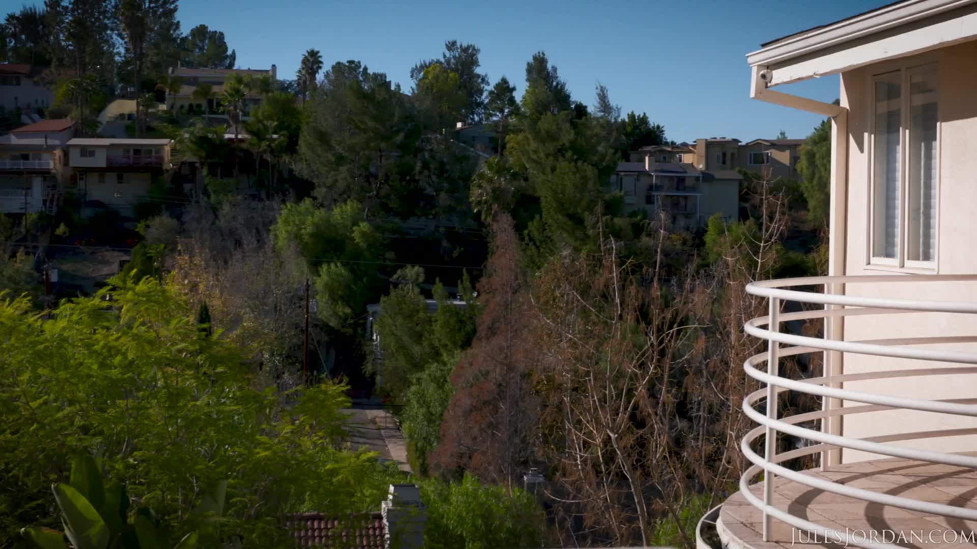 julesjordan.20.10.11.vivian.azure.russian.super.model.goes.hardcore.1080p