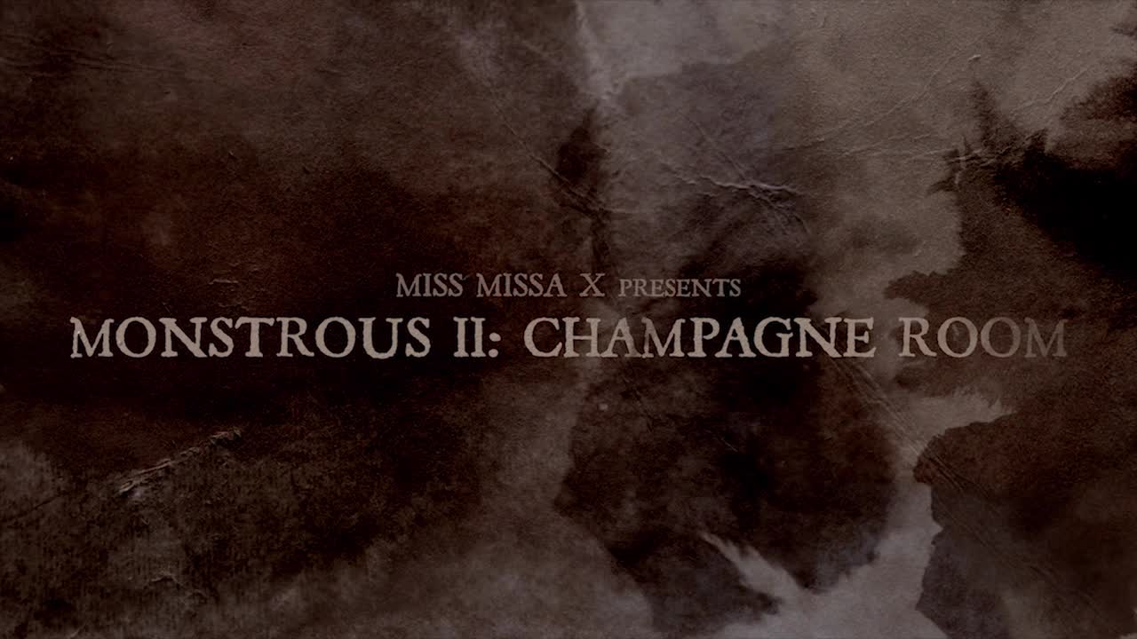 missax.15.10.26.josette.monstrous.2.champagne.room