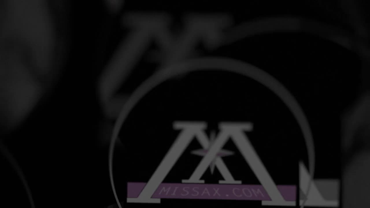 missax.16.10.20.sarah.vandella.ctrl-alt-del.mommy.6