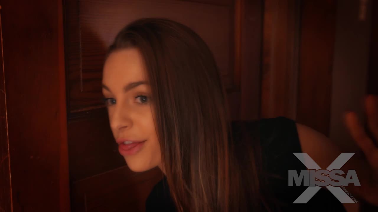 missax.17.03.31.kimmy.granger.crossing.borders