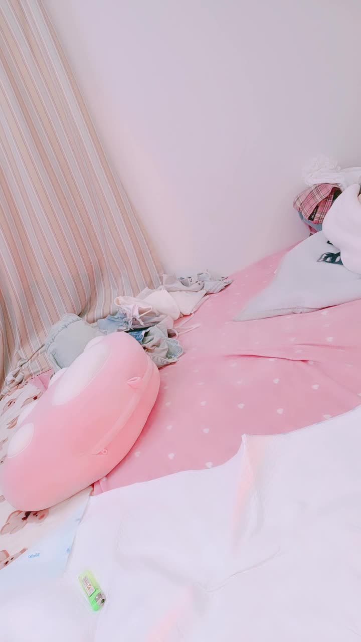 【四川萝莉】不停叫爸爸的骚女儿~无毛逼白虎【16V】 (16)