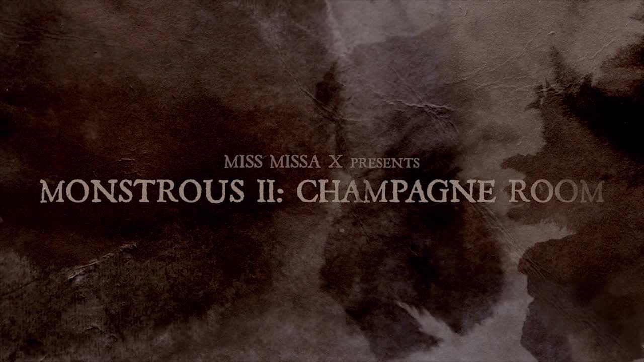 missax.15.10.26.josette.monstrous.2.champagne.room-sample