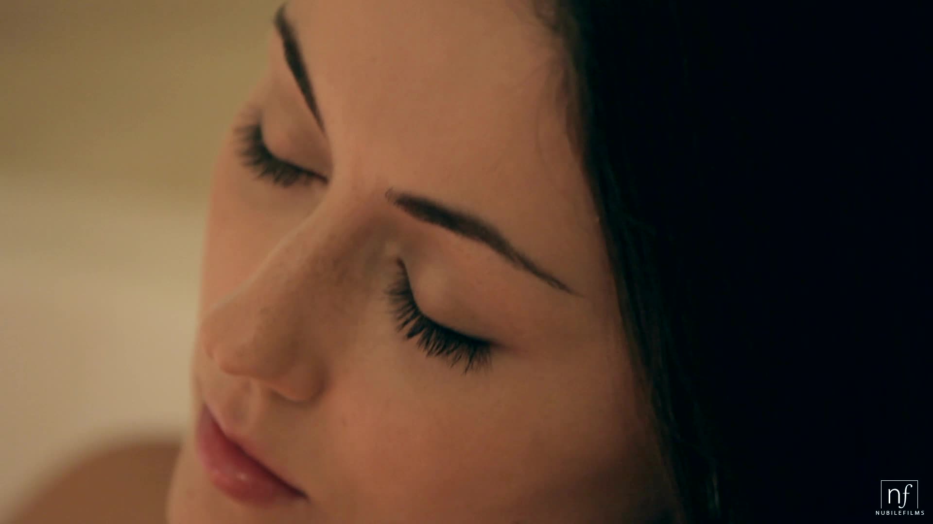 nubilef.15.01.10.iwia.come.a.little.closer