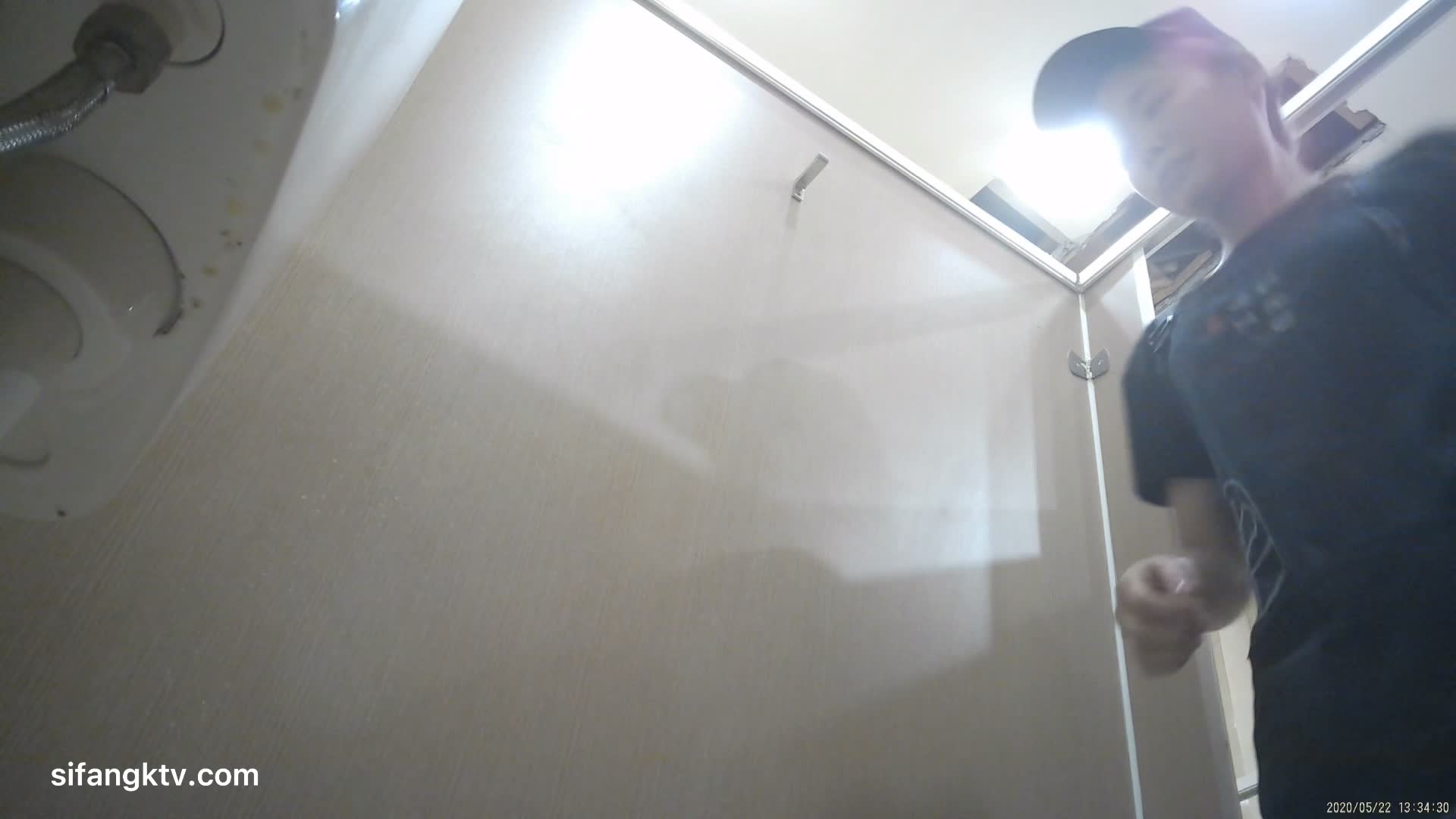 商场女厕固定高清双镜头拍脸拍逼各种类型极品颜值小姐姐大小便