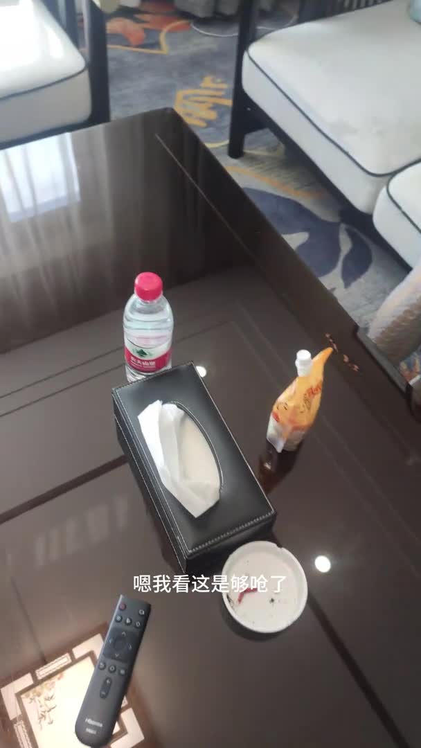 我哥在楼上睡觉 我和嫂子在楼下云雨内射