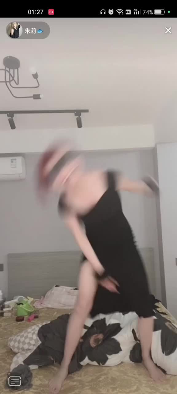 5_6131772848261302127.MP4