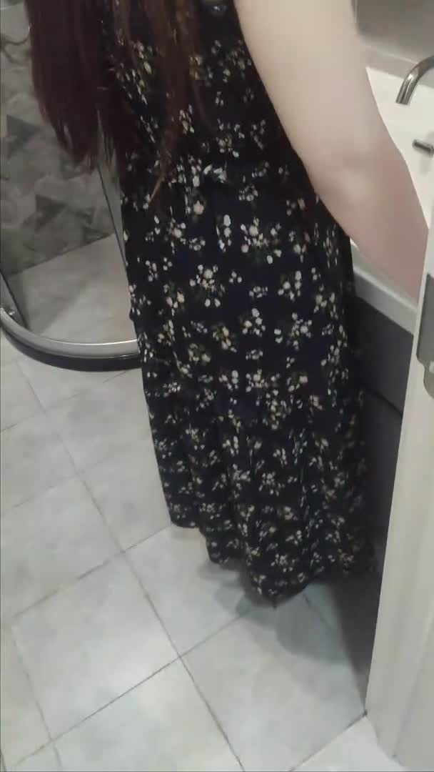 嫂子新买内衣勾引我 猛烈撞击中出爆乳嫂子