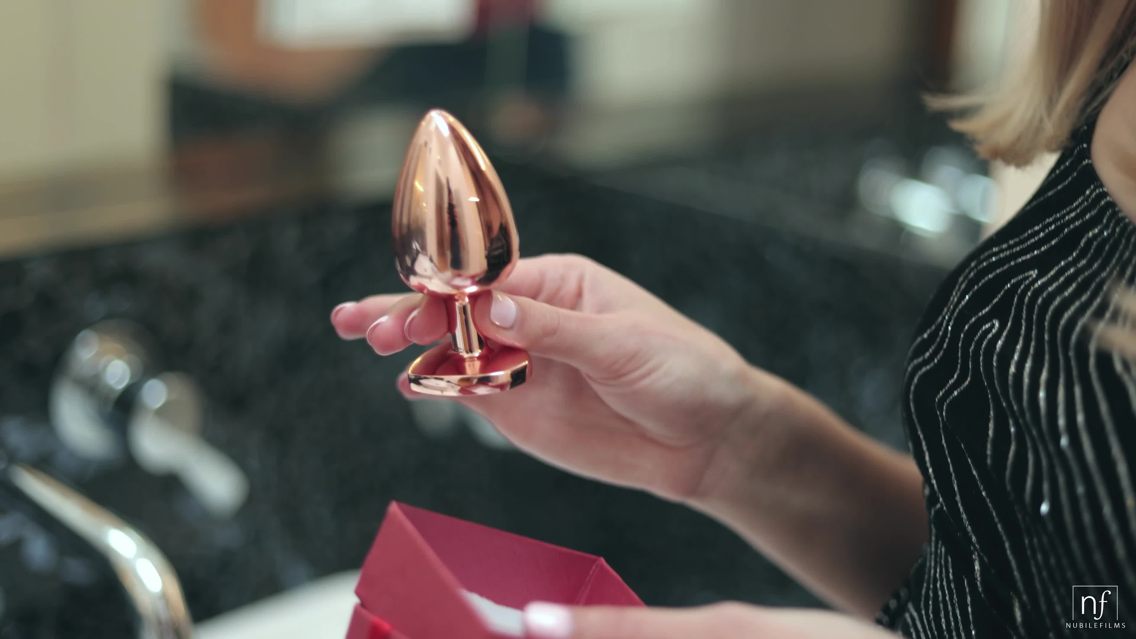 nubilefilms.22.05.07.freya.mayer.finishing.touch.4k