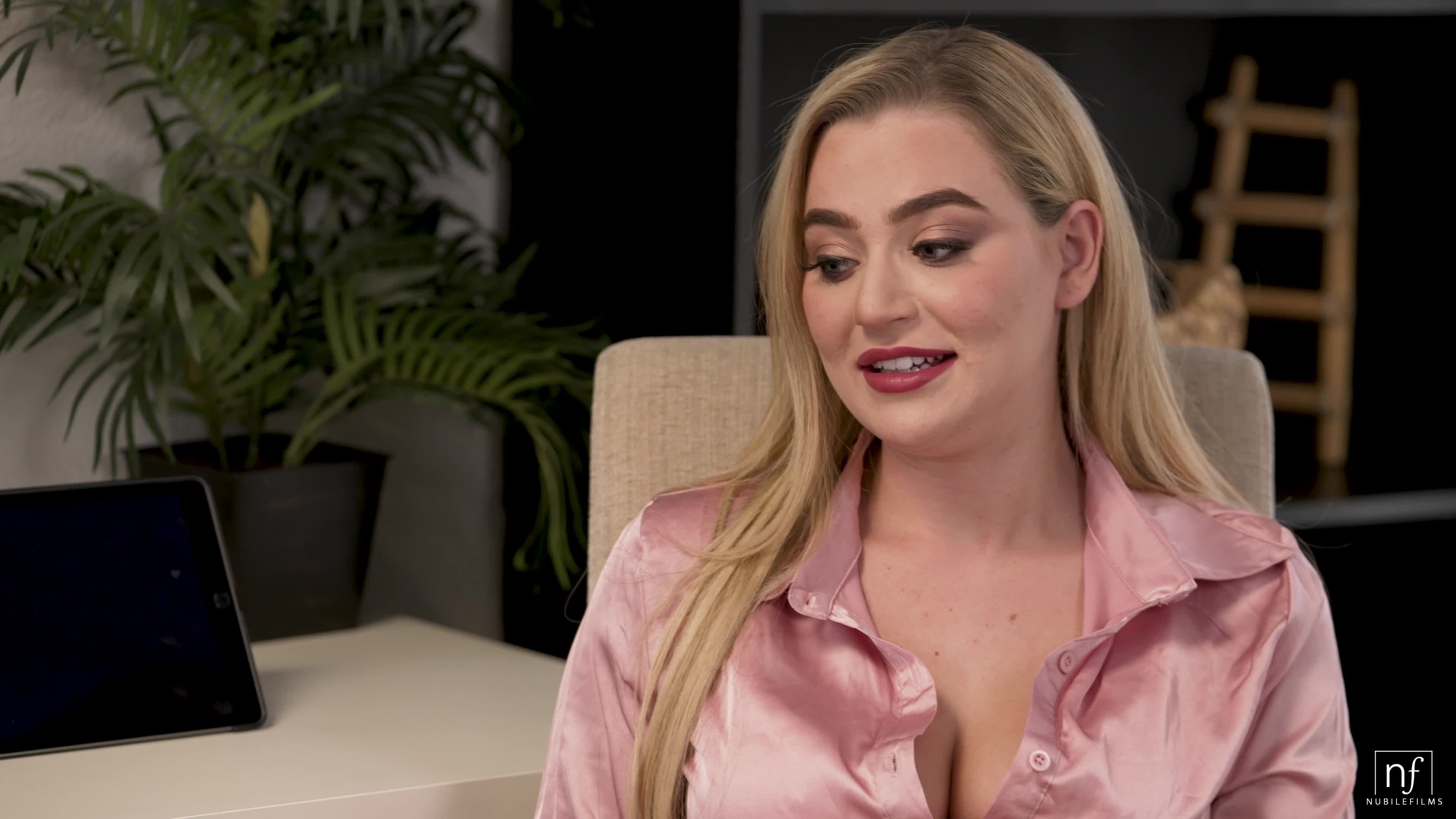 nubilefilms.21.05.04.blake.blossom.worth.the.risk.4k