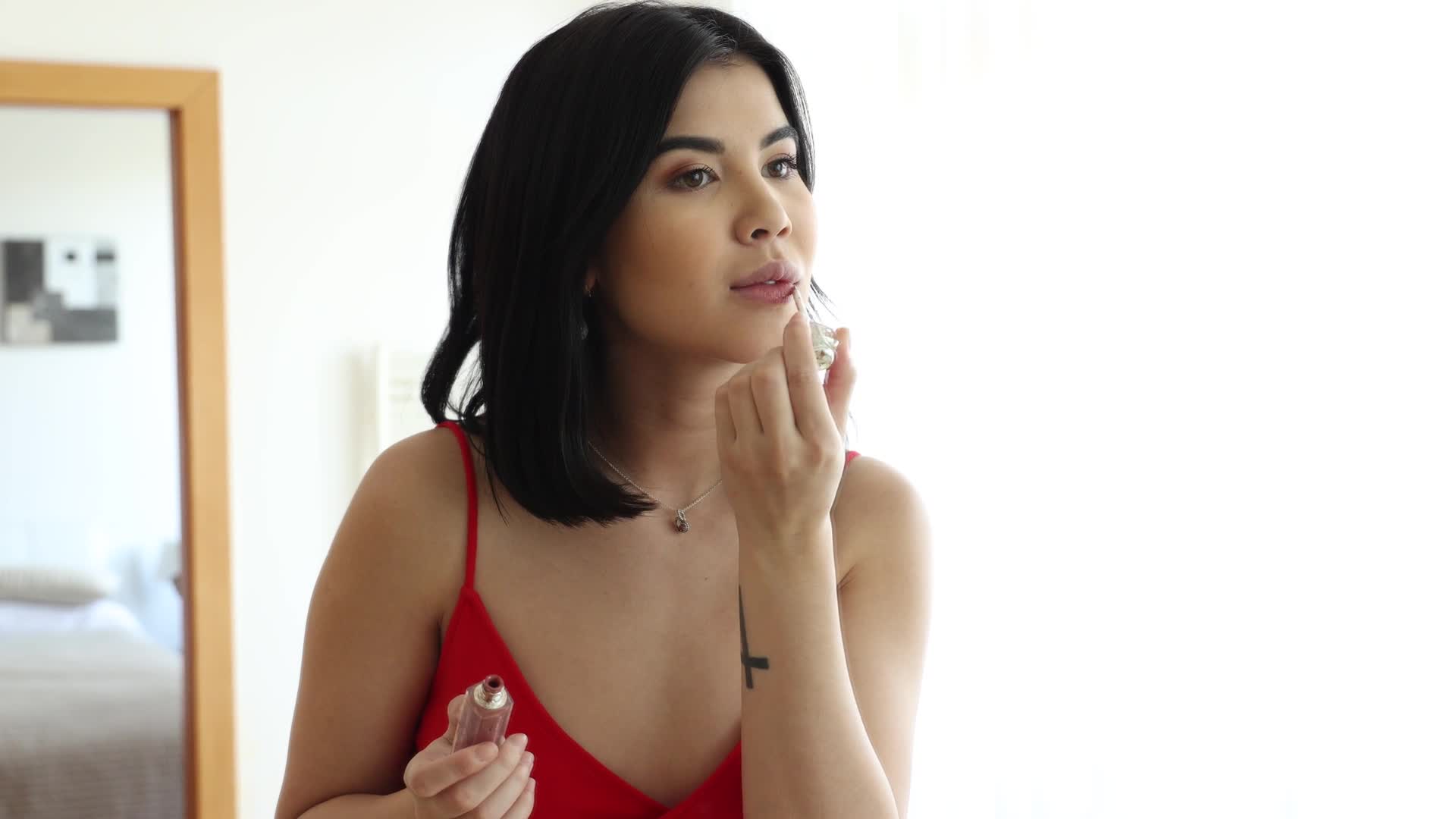 nubilefilms.20.07.17.lady.d.bottoms.up