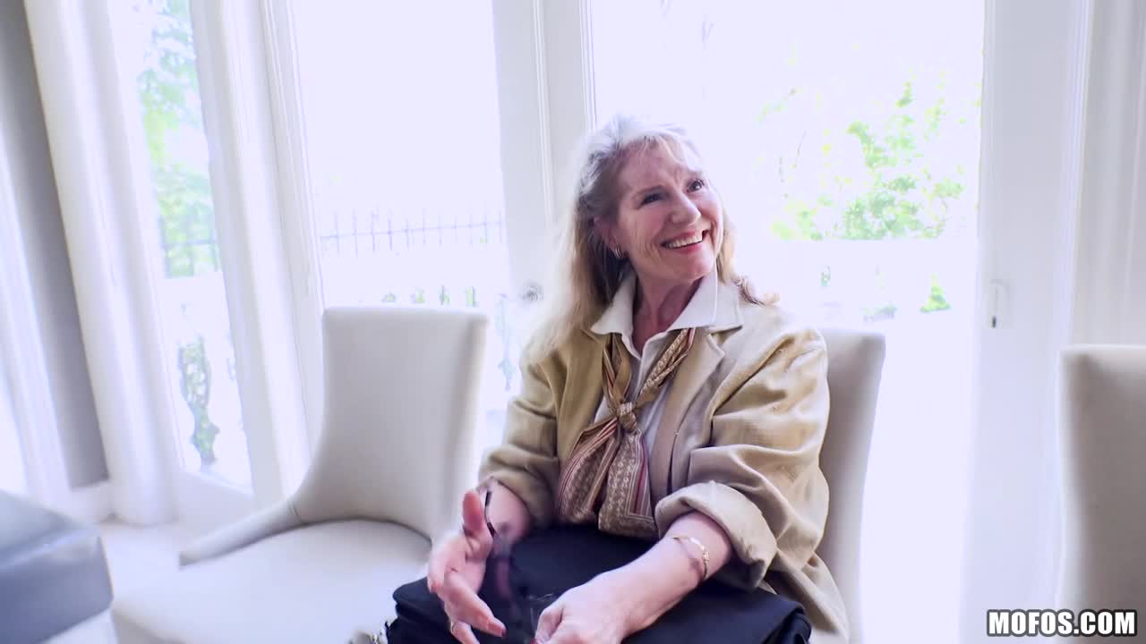 20170701_hot blonde fucks doctor_summer day