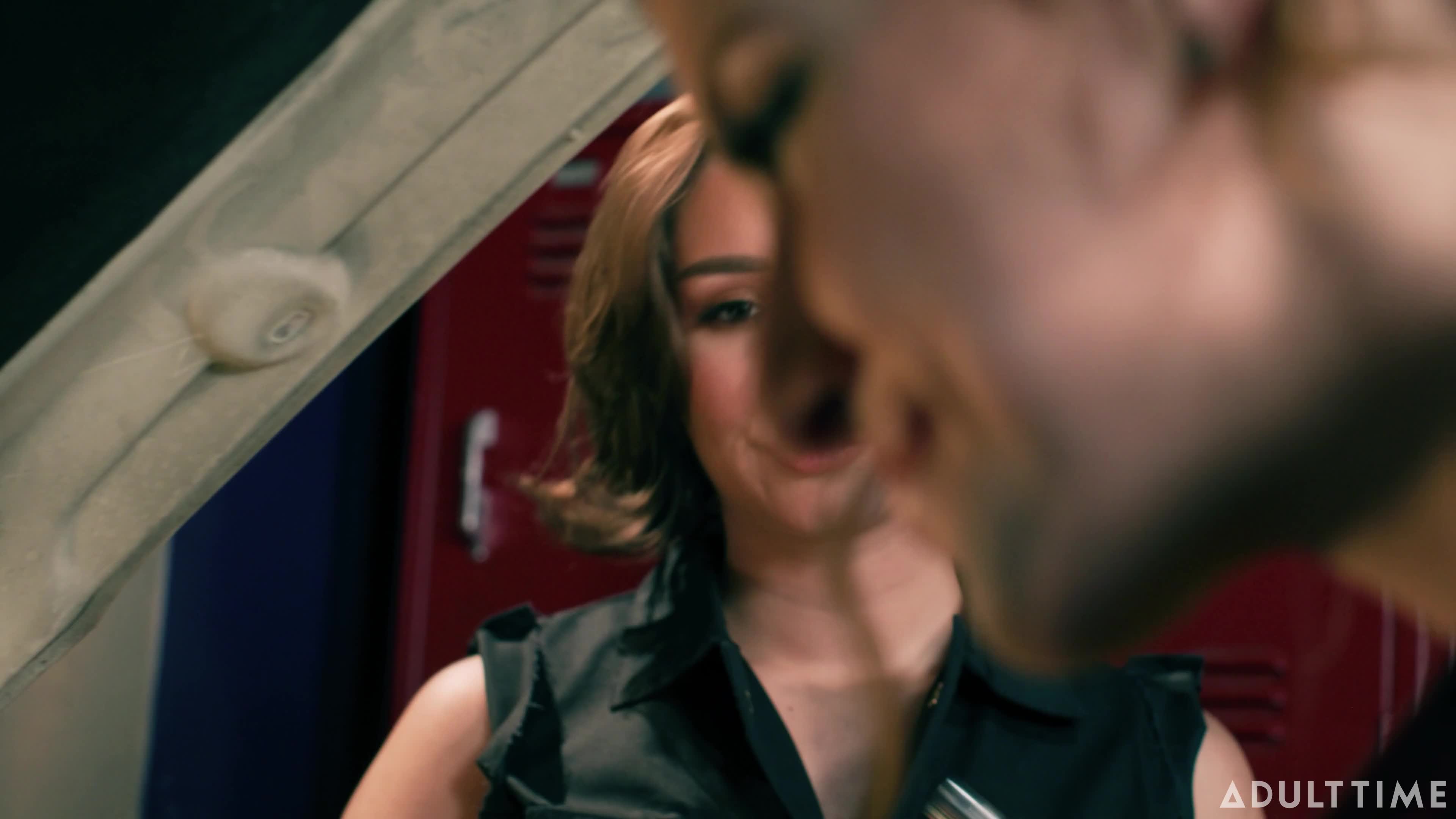 vsex-sample-adulttime.24.01.26.tommy.king.octavia.red.whats.under.her.hood.xxx.2160p