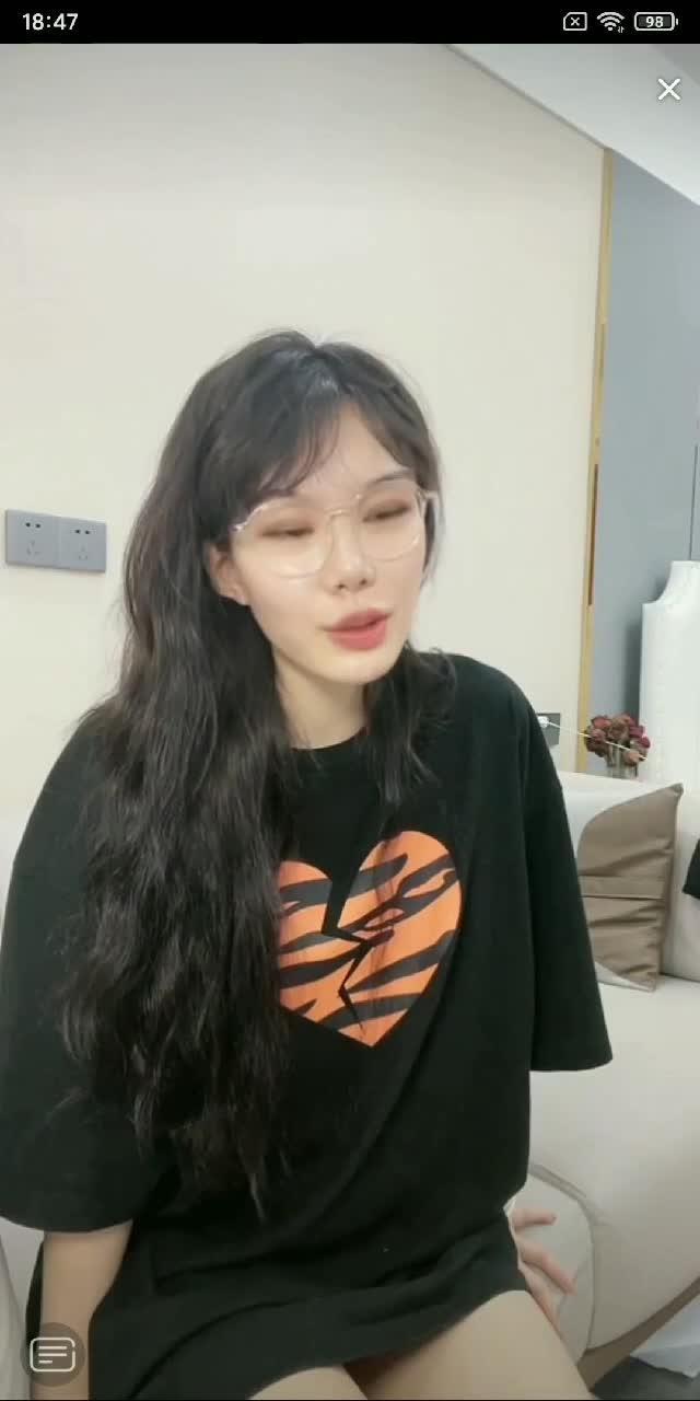 5_6125065359180432804.MP4