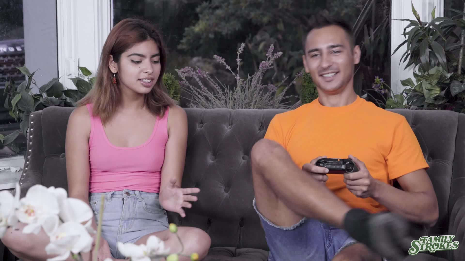 familystrokes.20.11.05.remi.jones.and.hazel.heart.show.you.what.i.learned