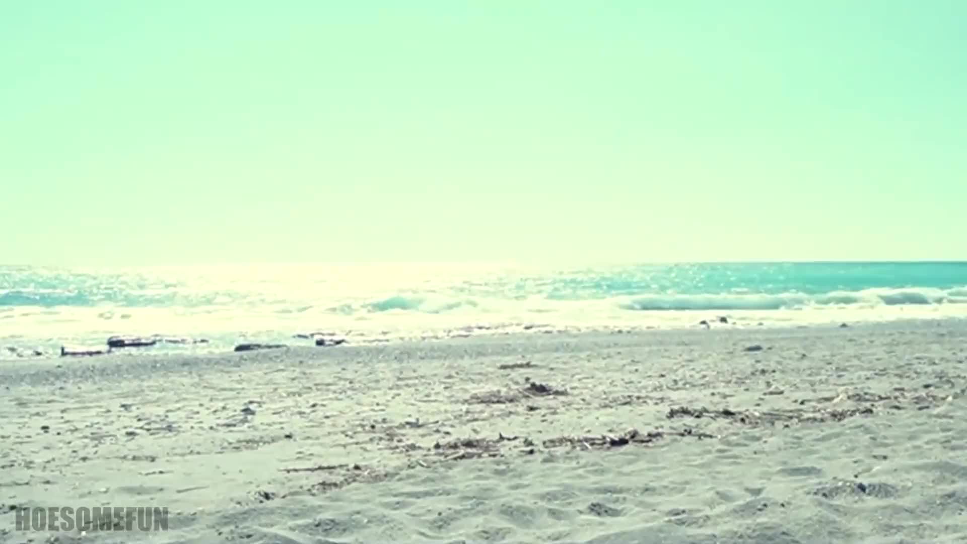 Girl on the Beach Asked me to Apply Sunscreen to Her. And here's what Happened Next (2)