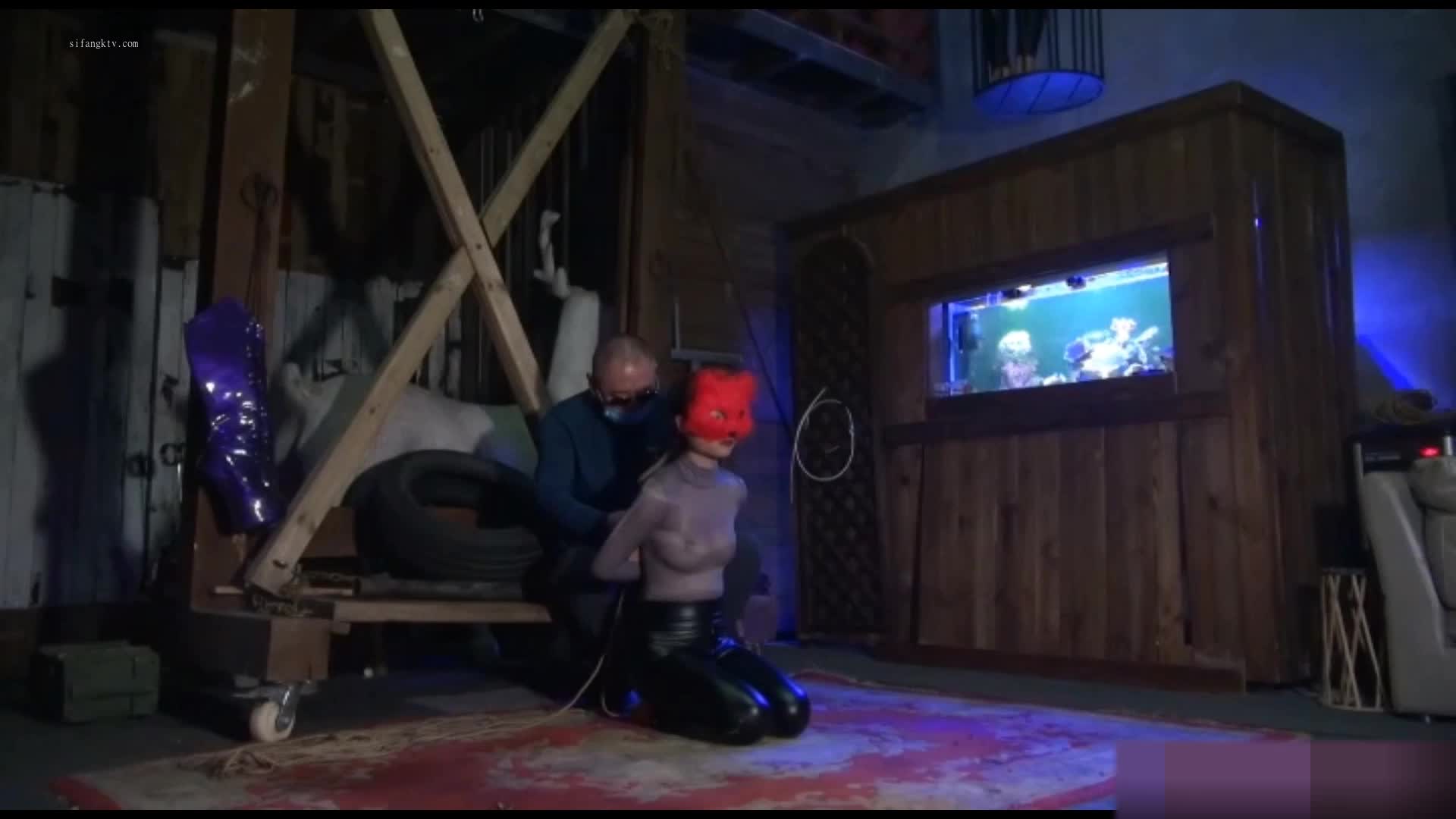 第7天双狐会真实鞭打！高空悬吊鞭打！！