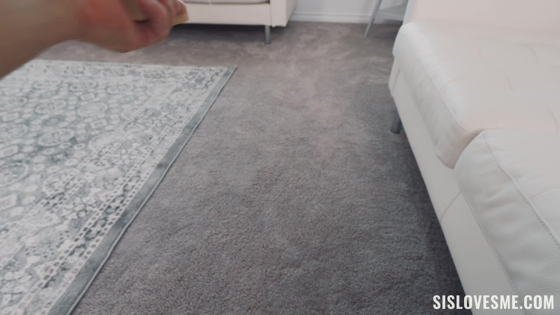 sislovesme.22.02.11.madison.summers.a.naughty.bet