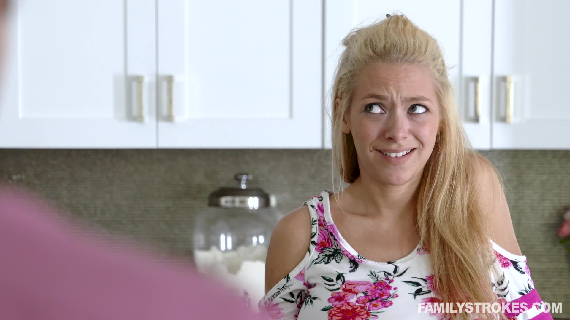 familystrokes.19.12.05.shea.blaze.stepdaughter.slit.therapy-sample