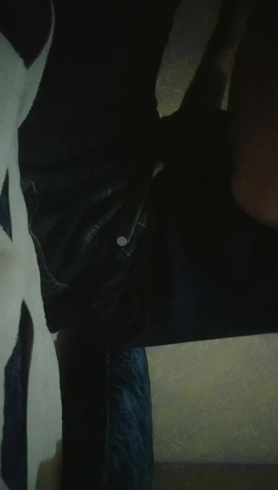 山鸡优选探花足浴会所撩了个白嫩良家少妇女技师宾馆开房老套路故意滑套内射人家逼里