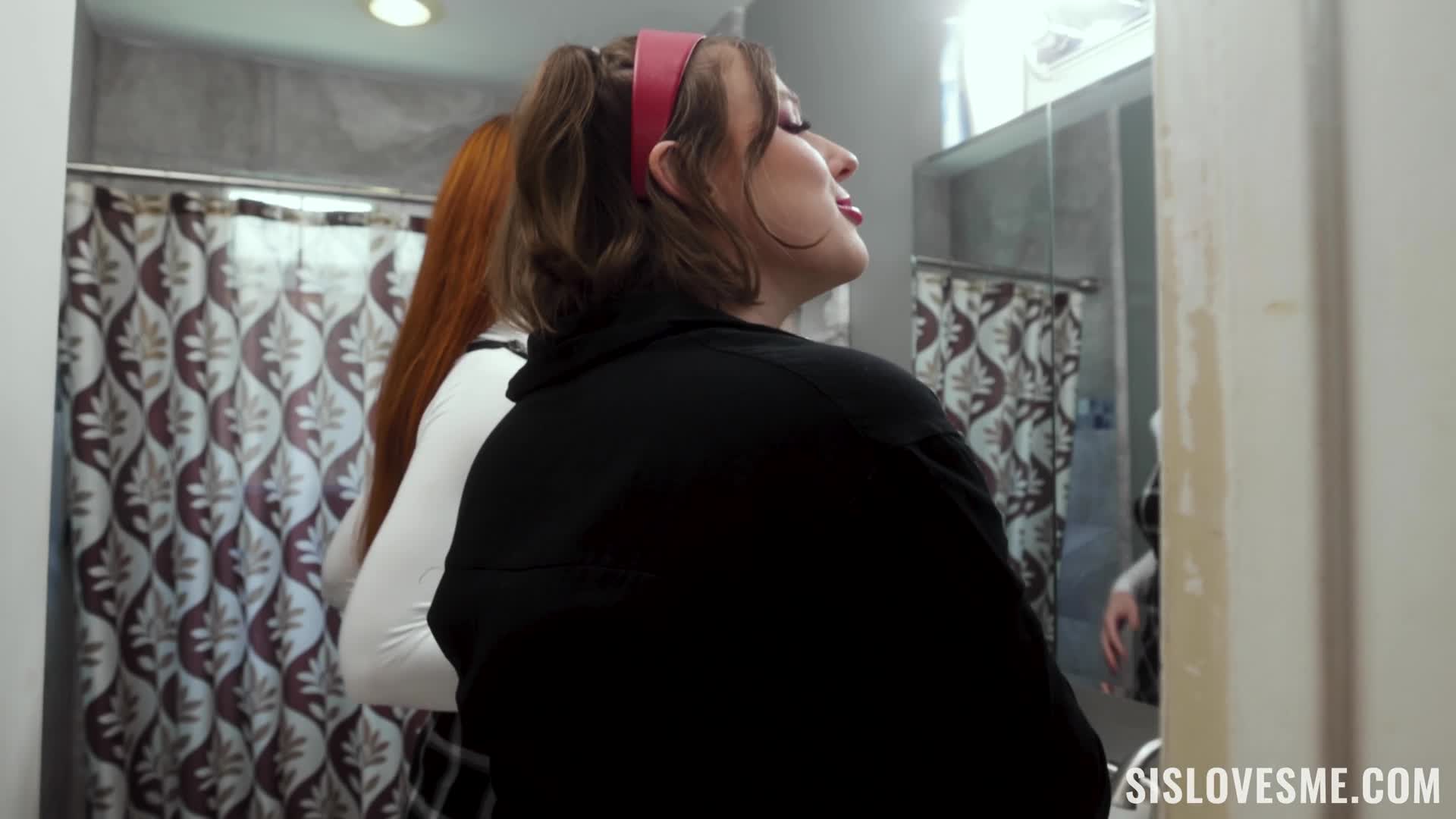 sislovesme.23.11.03.riley.nixon.and.scarlett.mae.black.friday.bust