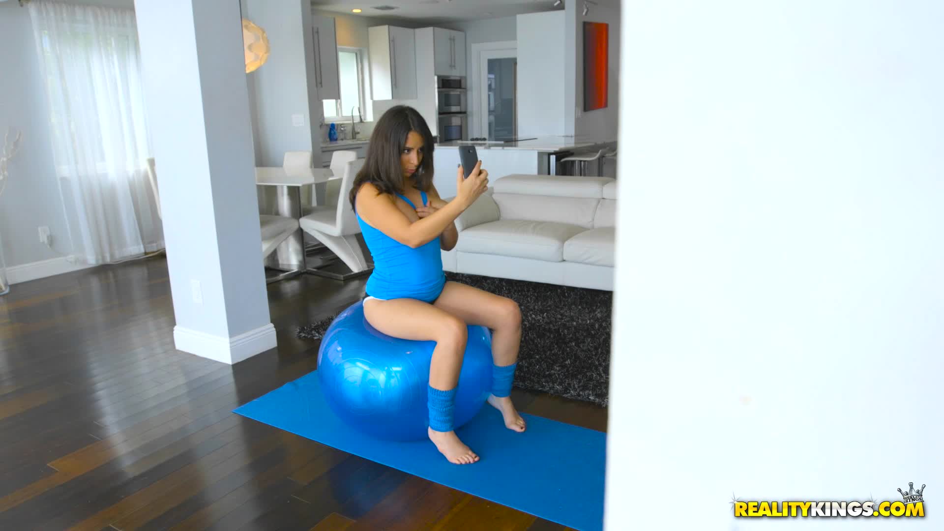 bignaturals.16.11.30.nina.lopez.bouncy.bouncy