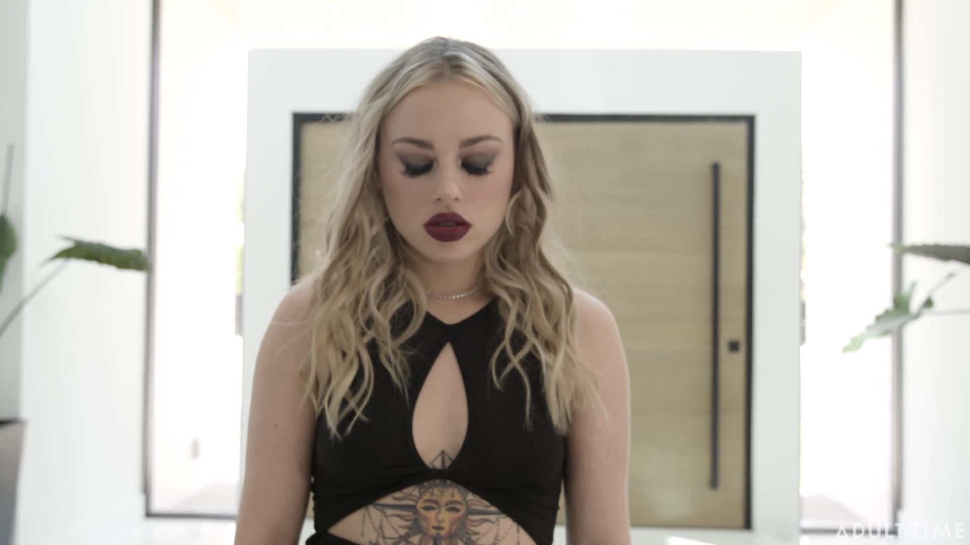 truelesbian.22.09.25.laney.grey.and.anna.claire.clouds.1080p