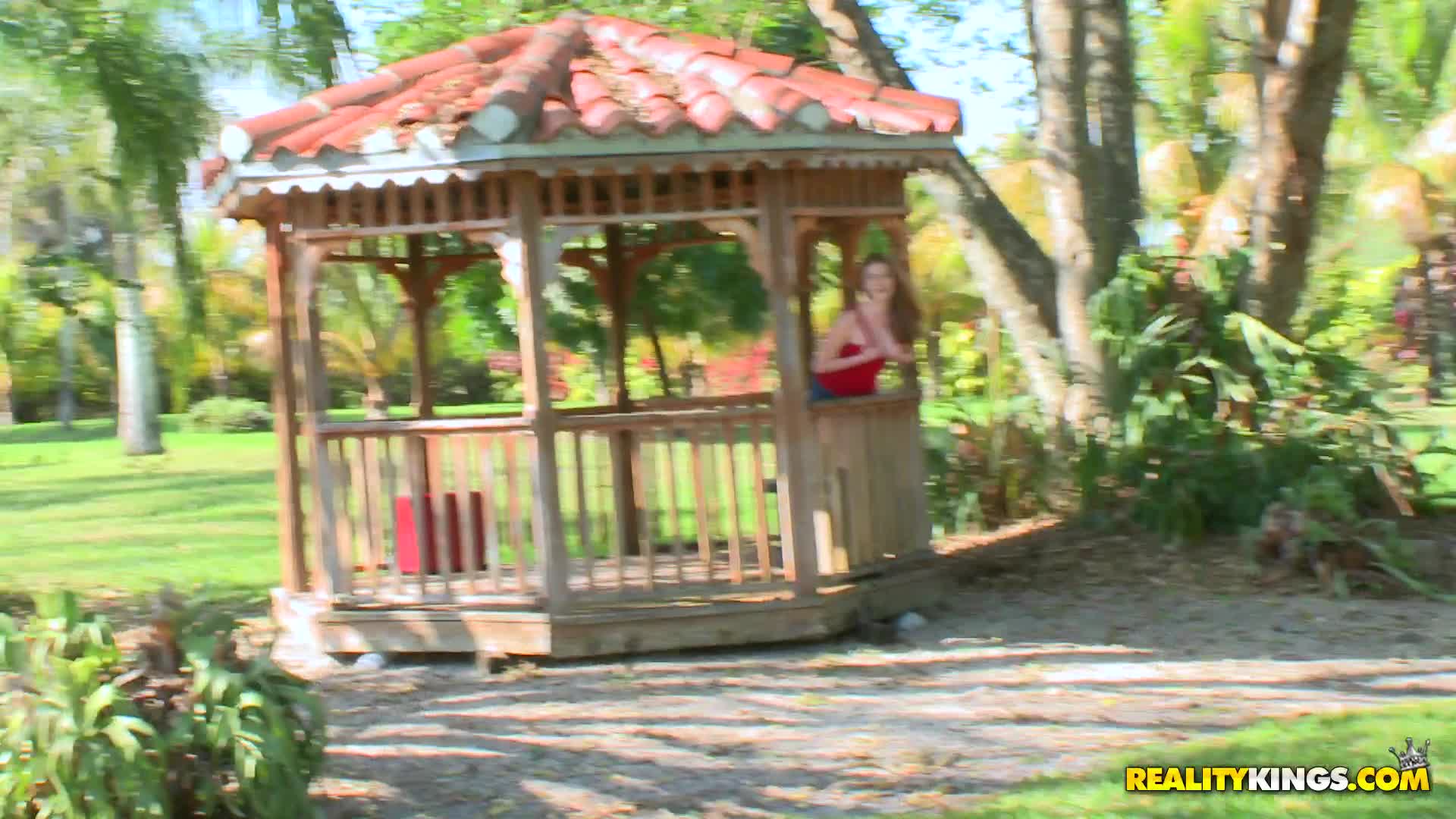 bin.13.03.27.sarah.jennings.massive.measurements-sample