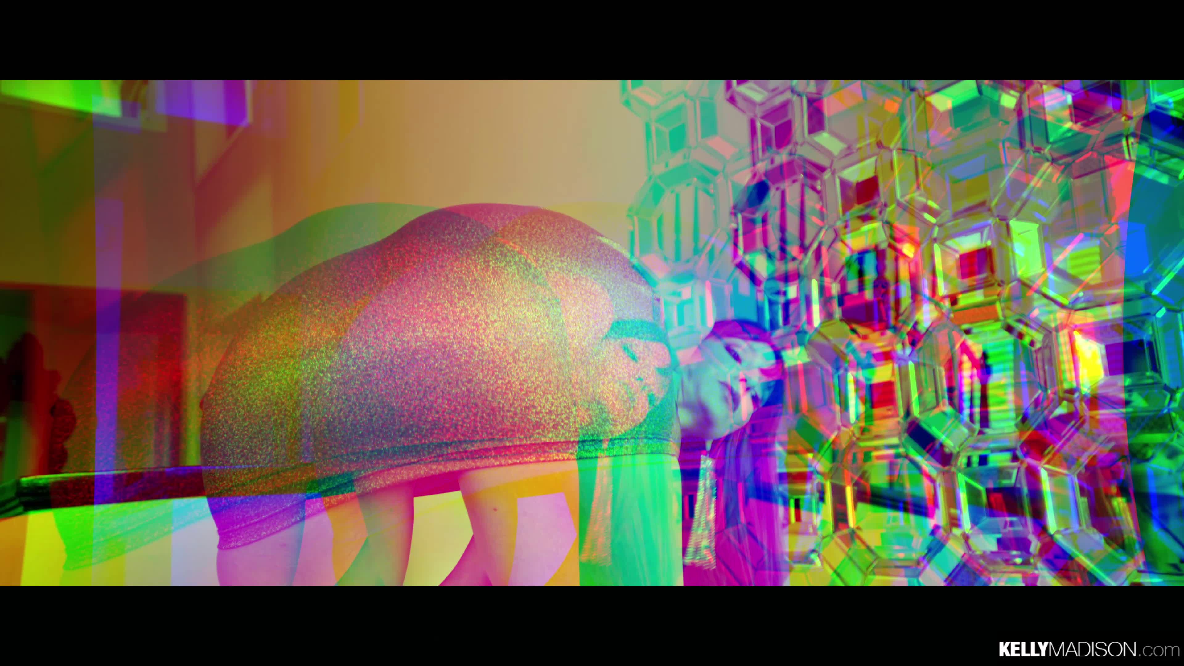 kellymadison.19.03.29.lexi.luna.pearls.before.pies.4k