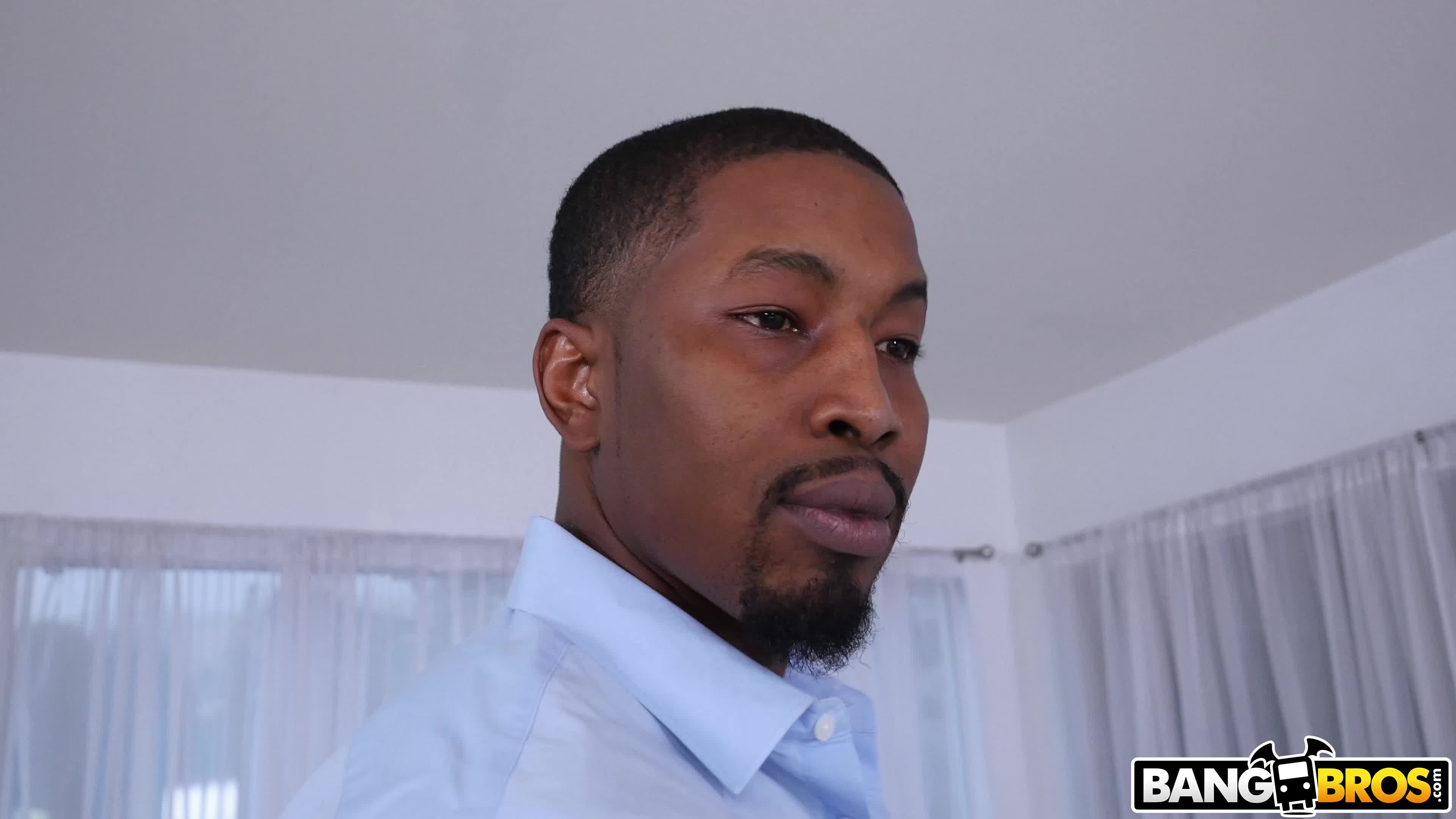 bigtitsroundasses.18.03.15.angela.white.4k