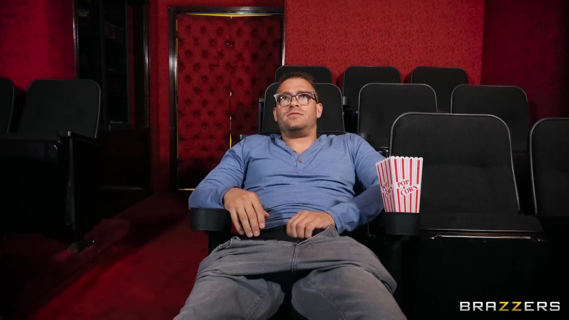 bigwetbutts.21.10.18.karma.rx.from.the.big.screen.to.his.lap