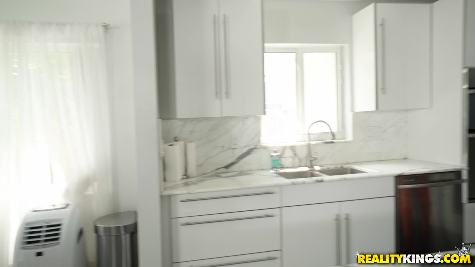 bignaturals.17.07.19.olivia.blu.too.hot.for.clothes