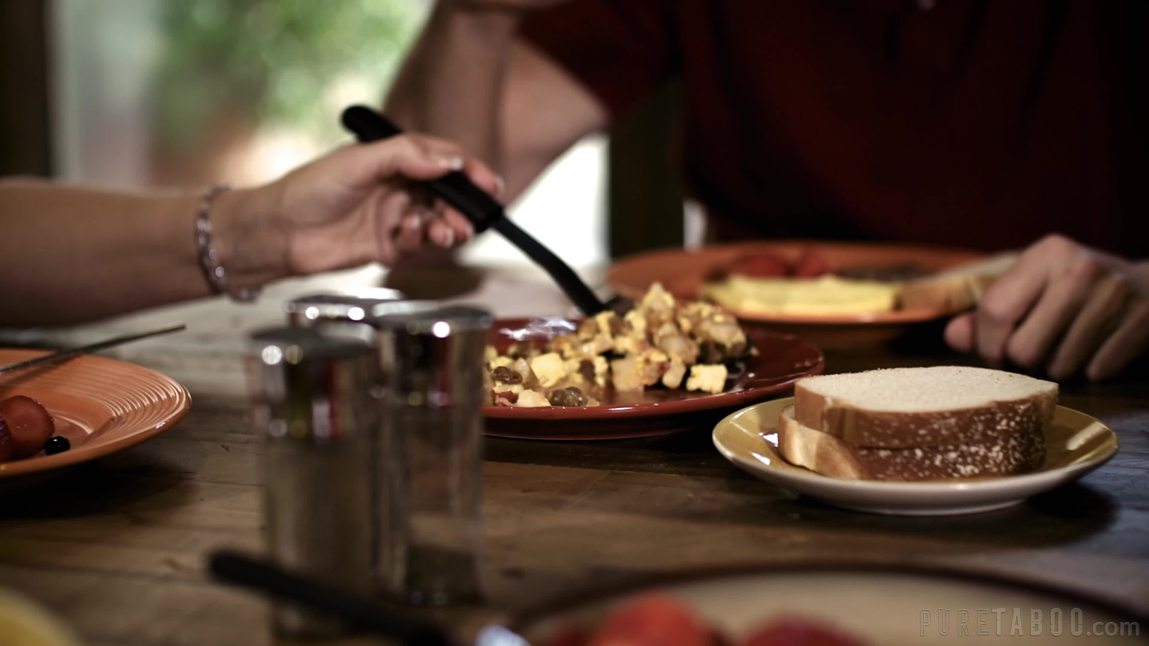 puretaboo.23.04.18.anna.claire.clouds.4k