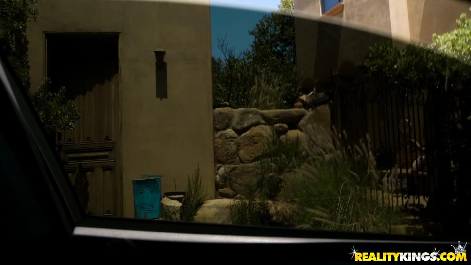 bignaturals.17.08.16.sofi.ryan.and.hadley.viscara.boob.wash.2