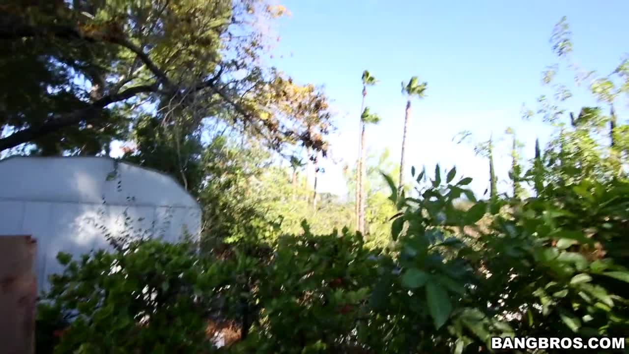 20141223_petite riley reid loves big black dick_riley reid