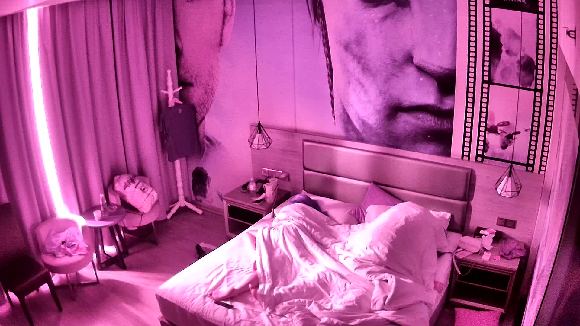 gc2048.com-2023-8-6【酒店偷拍】两个嫩妹后续，醒来再干一炮，掀开被子操嫩穴，美女还半睡半醒，骑乘位操美臀