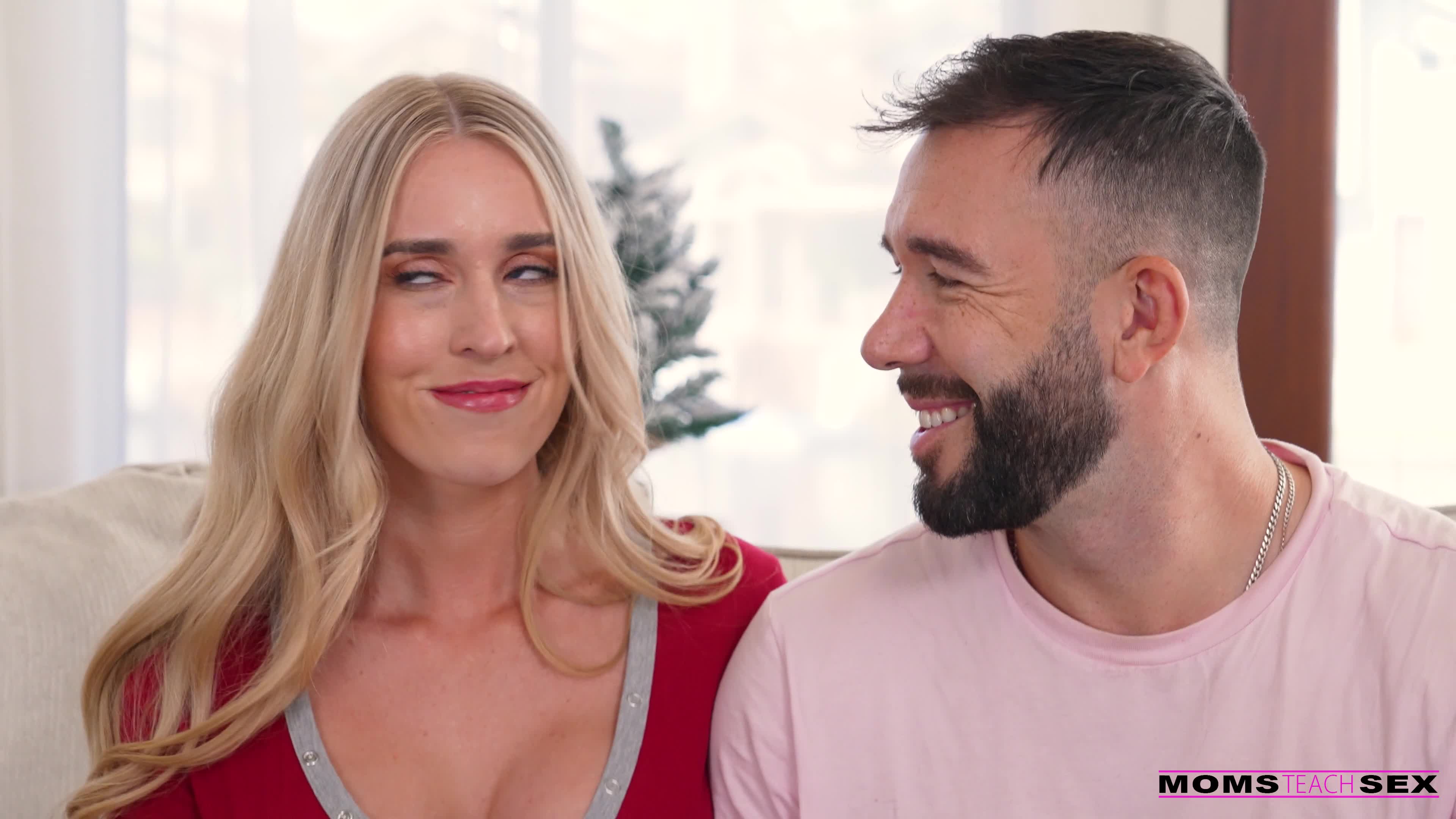 momsteachsex.23.12.15.sarah.taylor.and.scarlett.alexis.4k