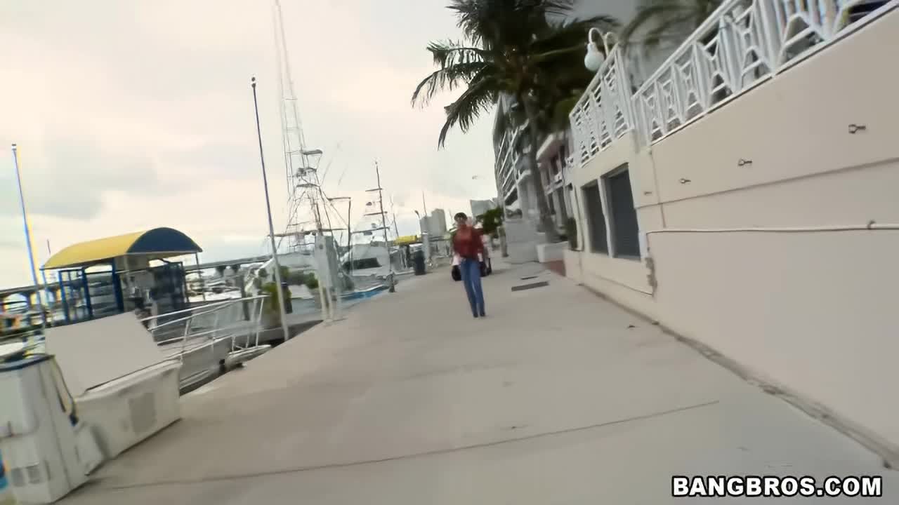 20080122_daisy duxe's big surprise_daisy duxe