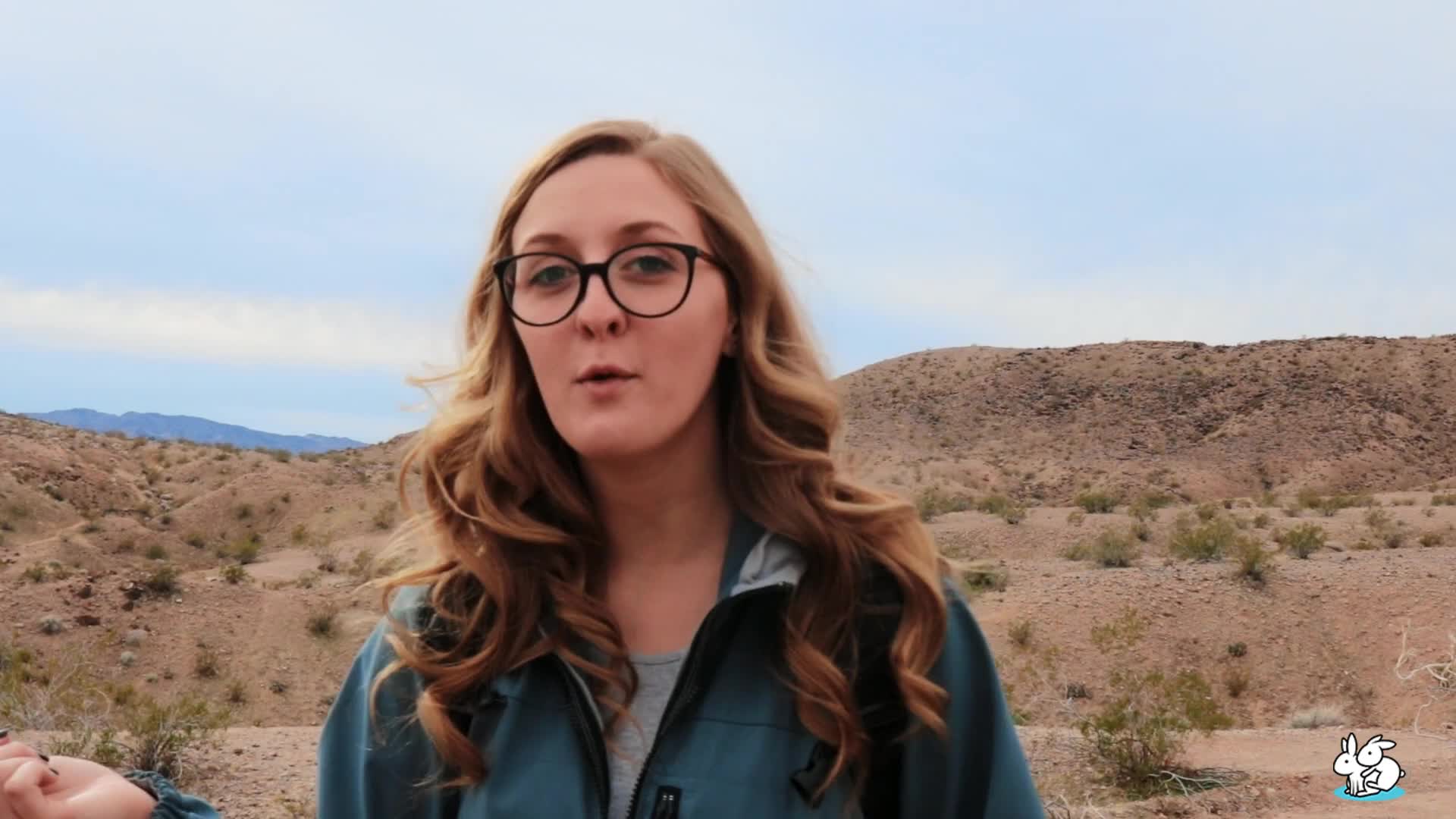 trueamateurs.20.08.14.molly.pills-sample