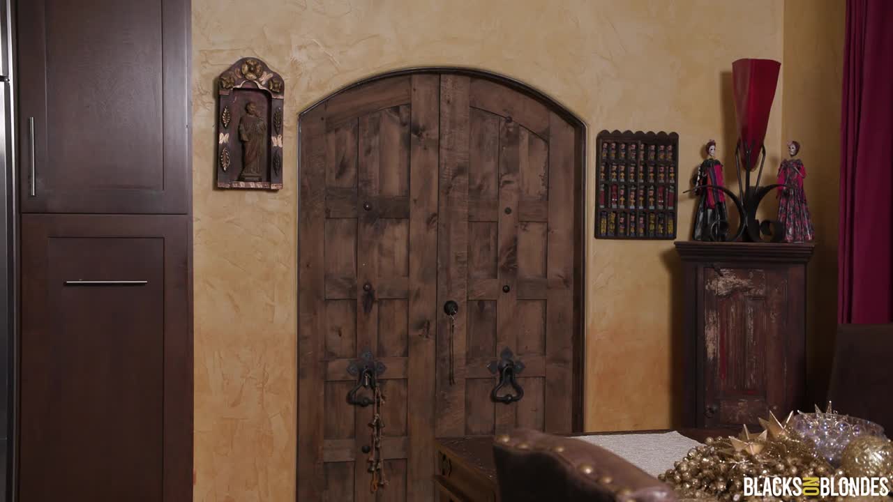 2048.cc -blacksonblondes.24.04.12.adira.allure.720p