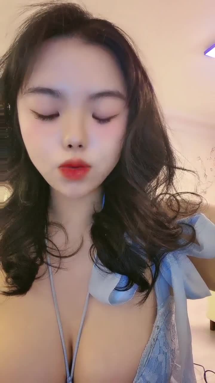 20岁风流少妇302(3)