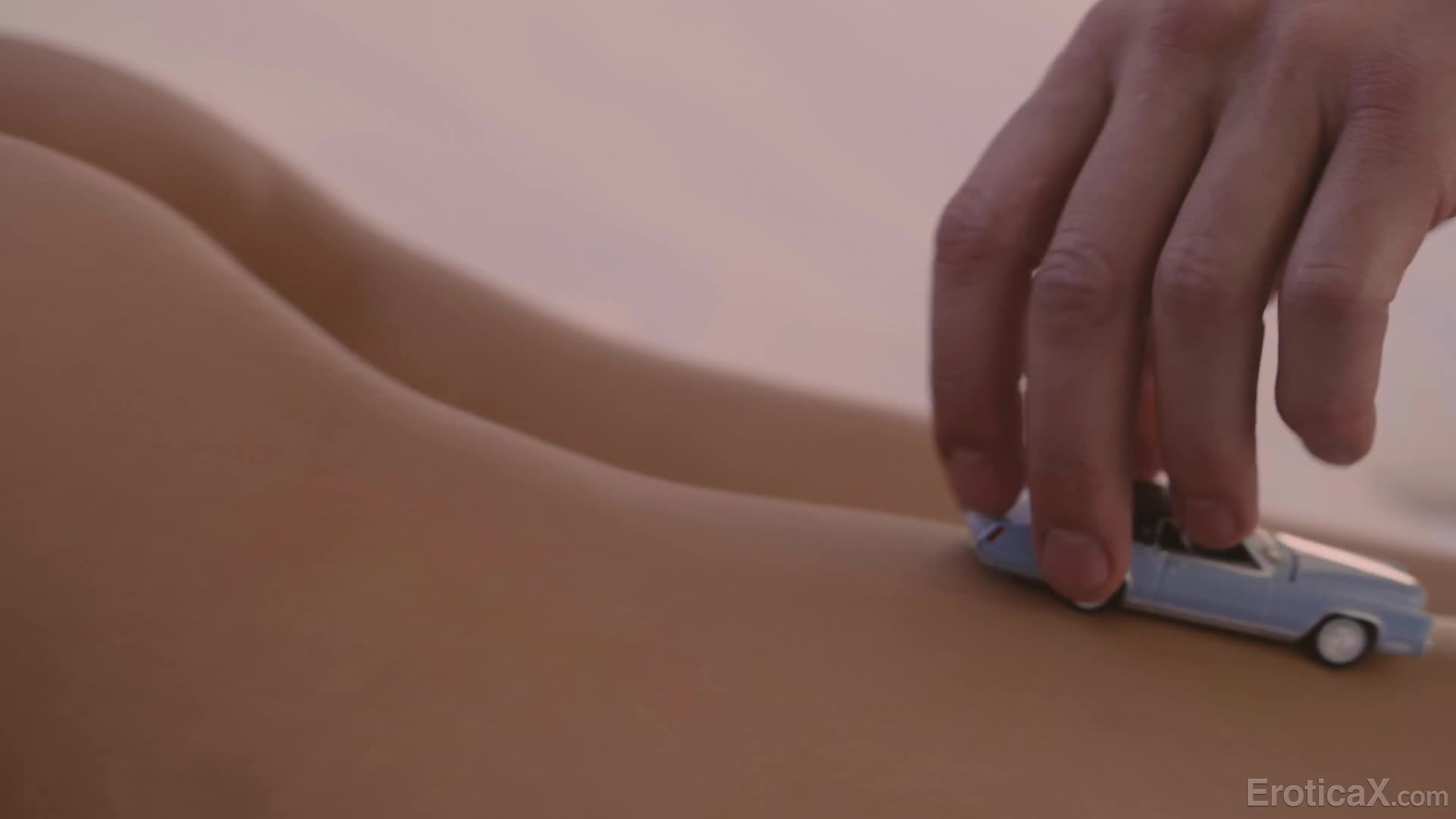 eroticax.22.07.06.eliza.ibarra.road.trip